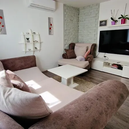 Family House Semesterbostad *